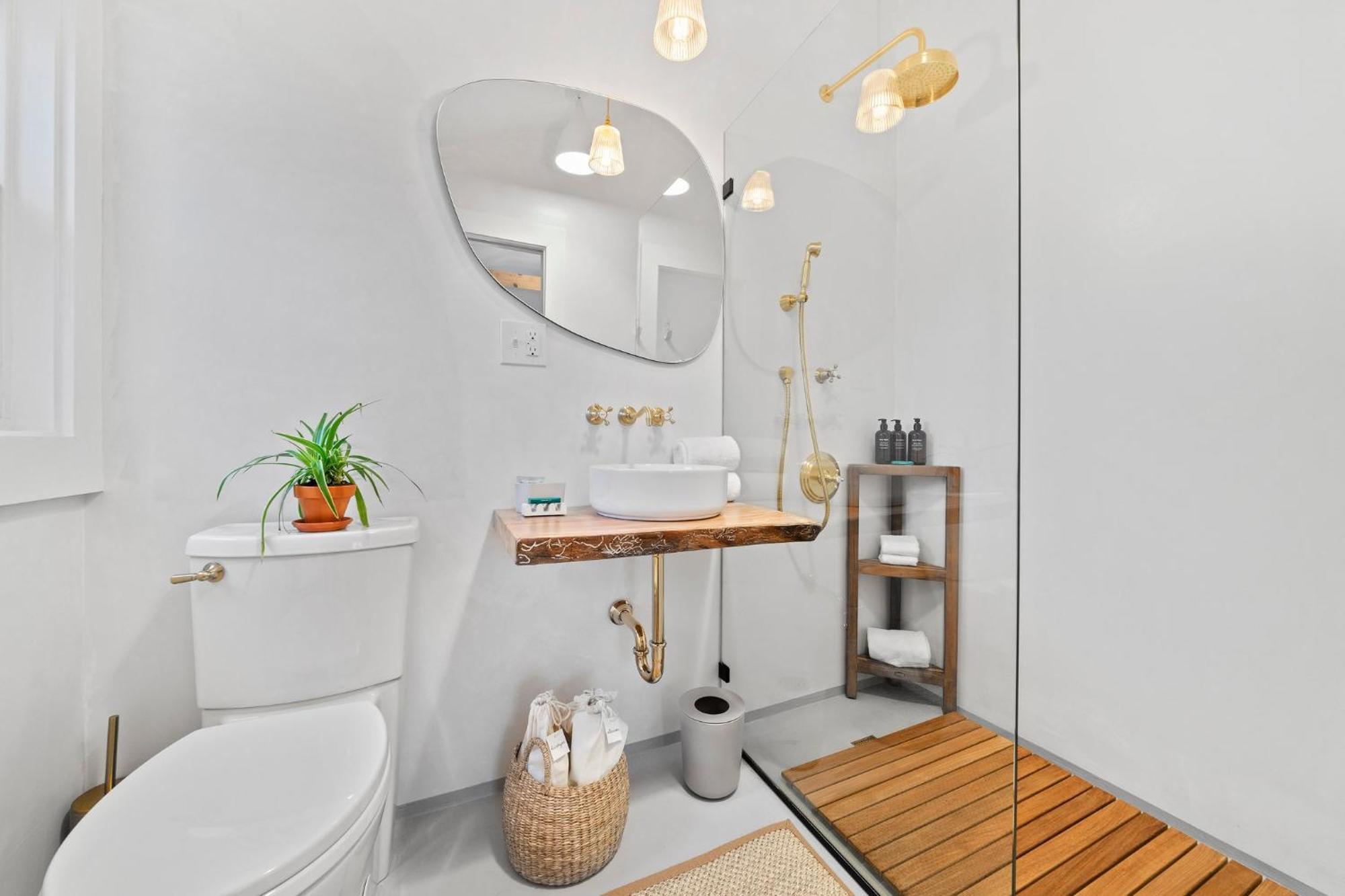 Sisu, A Boutique Motel プリマス エクステリア 写真